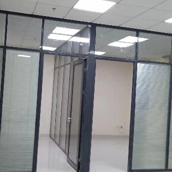 深圳坪山新区办公室双层玻璃百叶隔断安装铝合金隔断