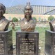 鑄銅名醫(yī)雕塑圖