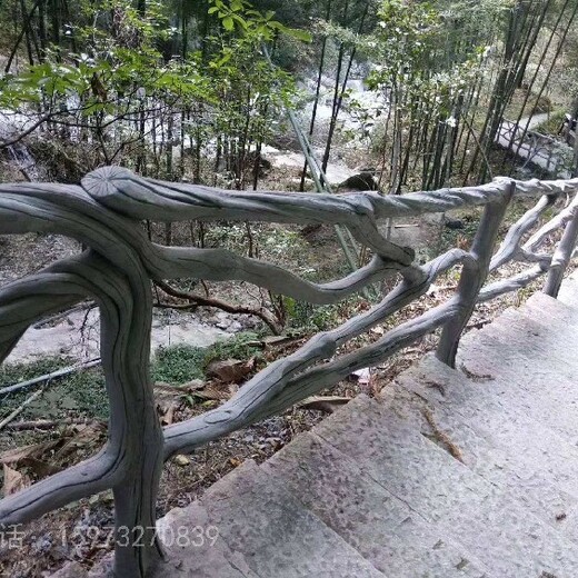 梧州卡通雕塑手工仿木护栏假树,美丽乡村护栏施工