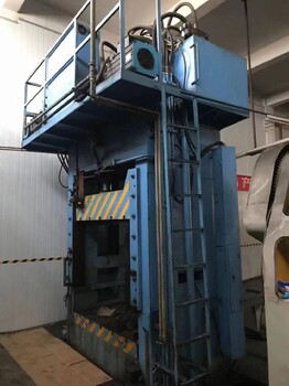 鶴山市二手油壓機回收五梁四柱式油壓機回收
