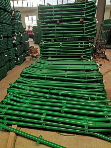 圈山圈地围栏网-绿化带铁丝网围栏1.8米高徐州