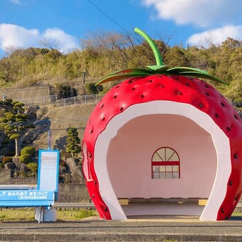 不锈钢草莓雕塑水果房子雕塑草莓屋子景观装置