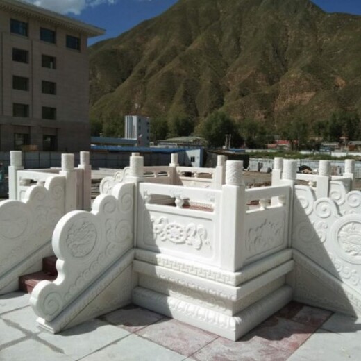 河北秦皇島校園石雕升旗臺多少錢