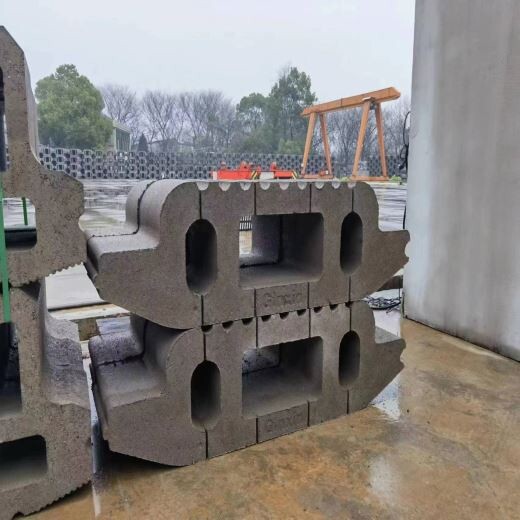湖南邵阳河道生态挡土墙1500系列厂家自嵌式植生挡土块