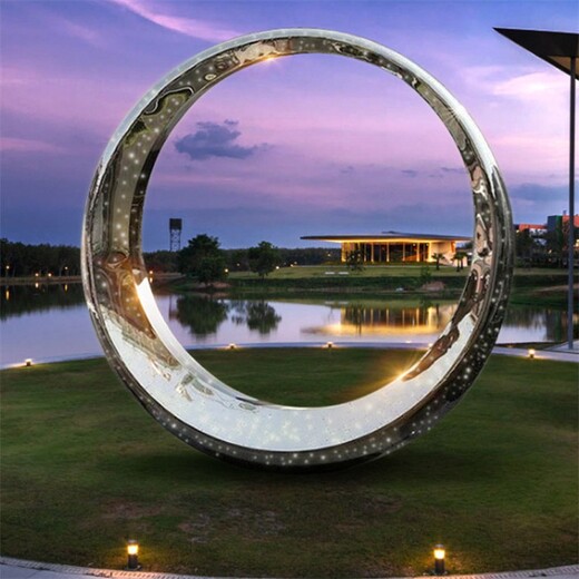 抽象不锈钢圆环月亮雕塑艺术品