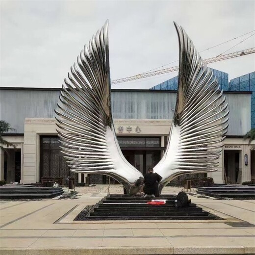 上海大型户外广场不锈钢翅膀雕塑价格多少