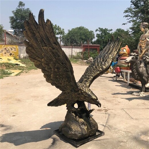 河北生产玻璃钢老鹰雕塑