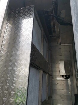 三層運(yùn)豬車銷售廠家地址