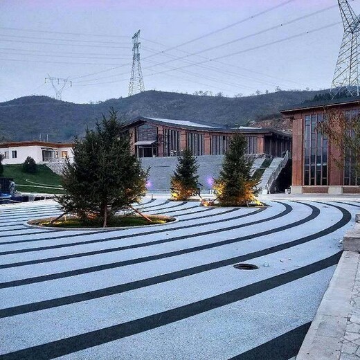膠粘石透水混凝土地坪,仿石藝術(shù)地坪,仿木紋藝術(shù)地坪