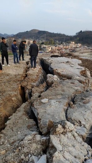 四川凉山静态爆破岩石设备