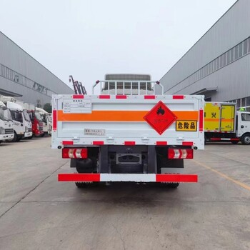 湖州氣氧氣液化氣危險(xiǎn)品運(yùn)輸車