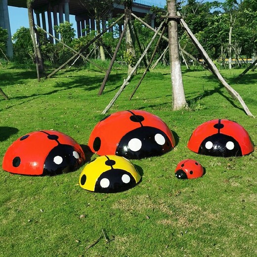 訂制七星瓢蟲雕塑工藝品