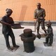 户外民俗文化仿铜人物雕塑定制厂家图