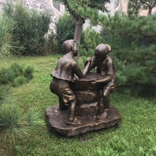鑄銅童趣雕塑廠家,兒童玩耍銅雕塑