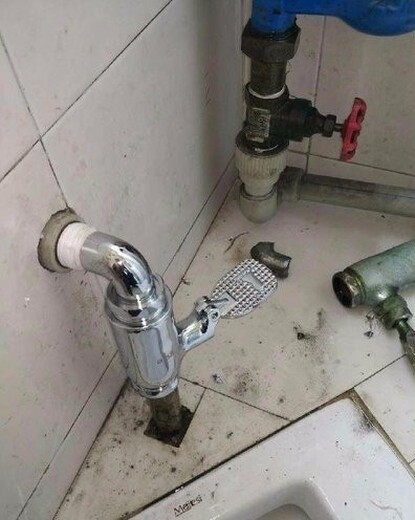 太原卫生间漏水厨房下水管漏水维修电话