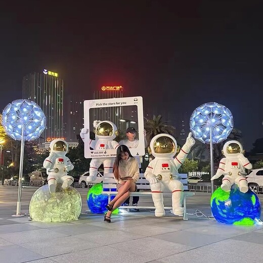 電鍍宇航員雕塑廠家,玻璃鋼太空人雕塑