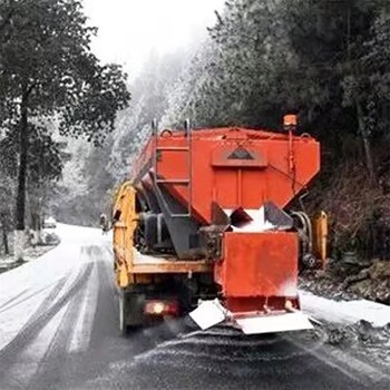 多少钱中德联合融雪撒布机公路除雪机械