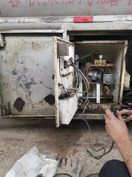 橋頭鎮(zhèn)加油機(jī)維修加油機(jī)閥門漏油維修