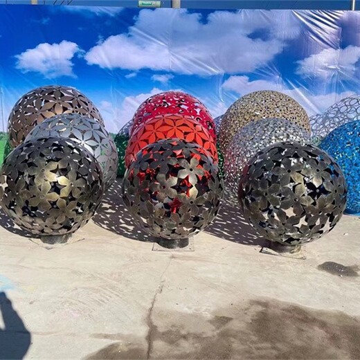 河北廣場不銹鋼鏤空球景觀小品