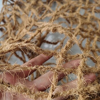 乌兰察布椰网生产厂家椰丝网荒山山坡绿化椰网