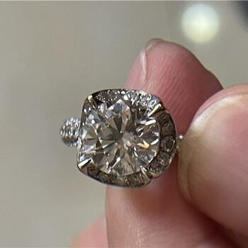 武汉钻石戒指回收正规回收钻石店铺