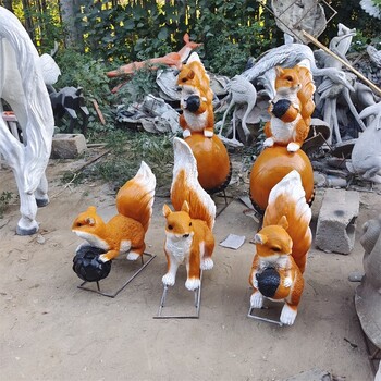 彩绘玻璃钢松鼠雕塑,园林小动物雕塑,定制厂家