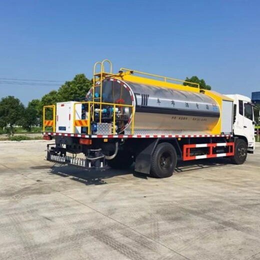 長春農(nóng)安解放瀝青灑布車價格