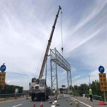 成都道路限高路跨四川高速公路龙门架