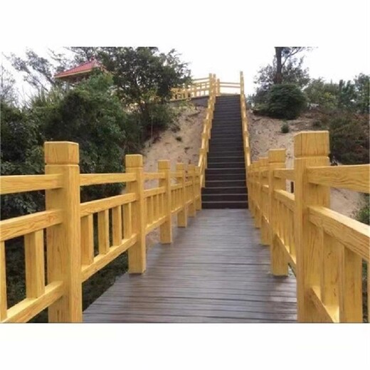 博爾塔拉小區(qū)欄桿圍欄花架上門安裝
