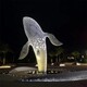 编织不锈钢鲸鱼雕塑摆件产品图