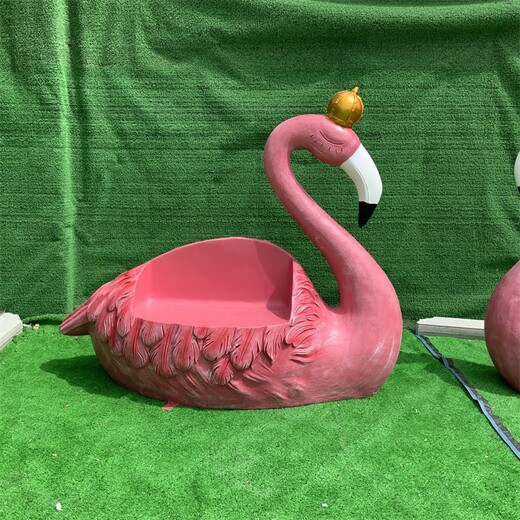 公園玻璃鋼坐凳雕塑圖片
