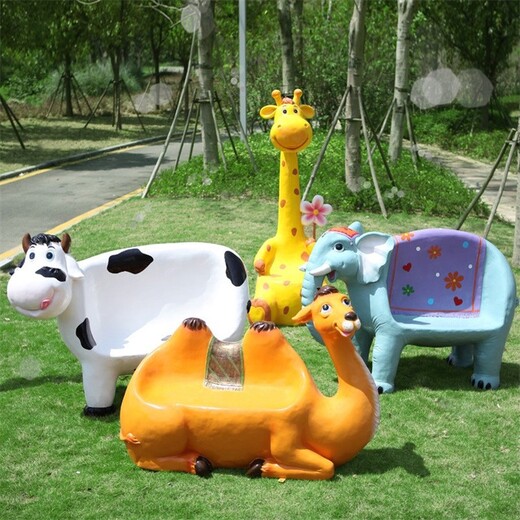 小區(qū)玻璃鋼動物座椅雕塑工廠