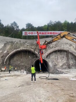 株洲挖掘機改鉆孔機廠家電話,挖機光伏鉆孔機廠家