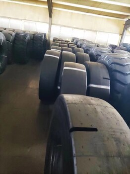 壓路機(jī)輪胎佳信輪胎40層級(jí)18.00-25