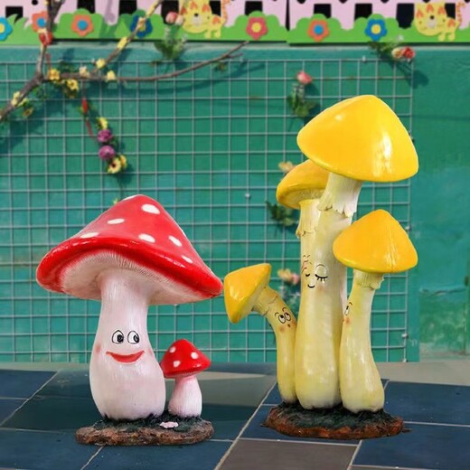 玻璃钢仿真蘑菇雕塑价格