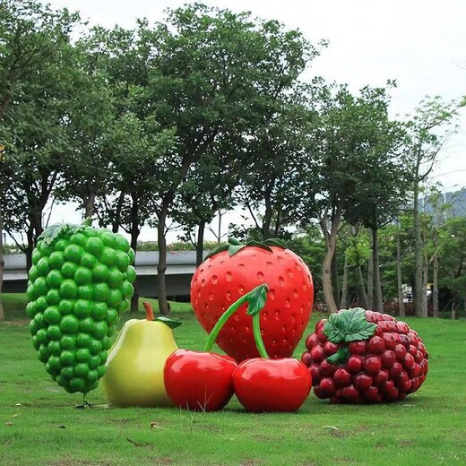 订制草莓雕塑装饰水果雕塑