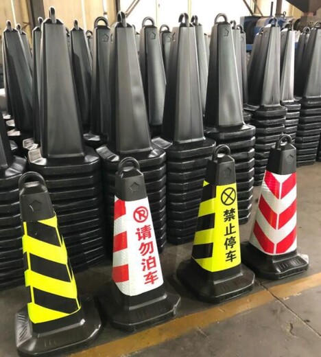 广东交通路锥生产设备厂家交通设施吹塑机