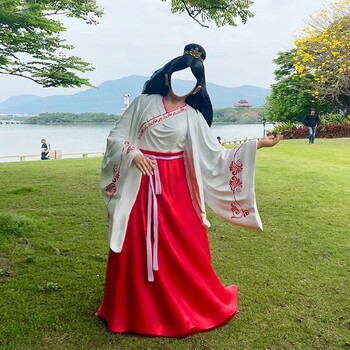 無臉拍照空臉雕塑藝術(shù)品