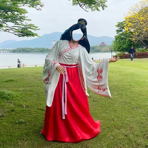 安裝拍照空臉雕塑藝術品