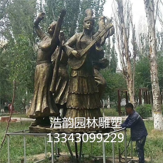 大型少數(shù)民族人物雕塑廠家