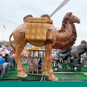 銷(xiāo)售玻璃鋼駱駝雕塑報(bào)價(jià)及圖片