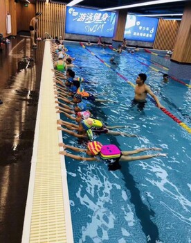 室內軟體水上樂園,設計建造