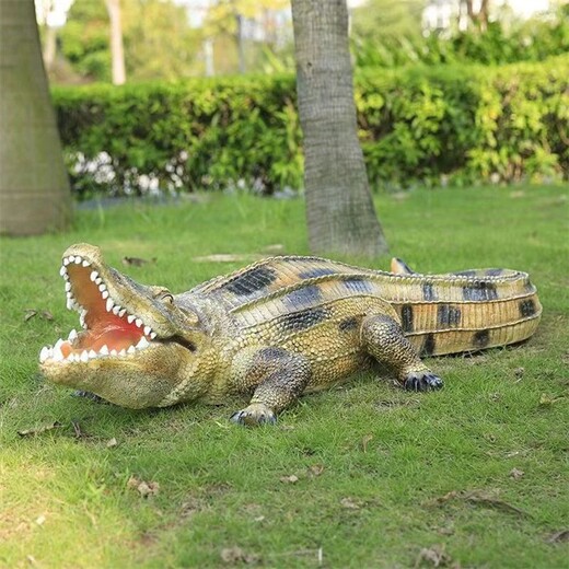 浙江玻璃钢鳄鱼雕塑模型