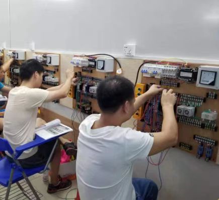 清遠高壓電工附近電工一對一培訓操作流程