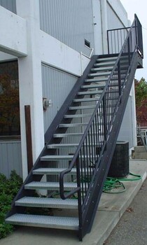 沙田镇室外钢结构楼梯设计安装