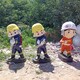 卡通消防員雕塑圖