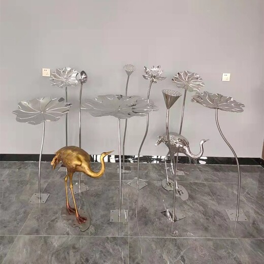 新款不銹鋼荷花雕塑小品