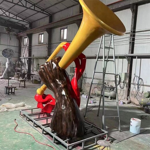 網紅打卡玻璃鋼勝利的號角雕塑價格,號角雕塑定制