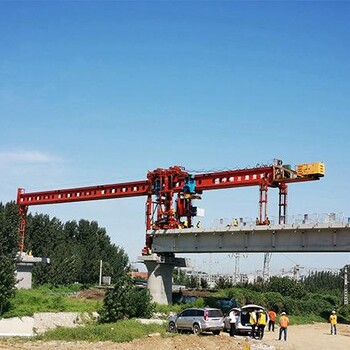 關(guān)于雙梁式架橋機(jī)的結(jié)構(gòu)遼寧葫蘆島架橋機(jī)租賃