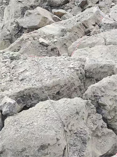 江北采石场爆破花岗岩